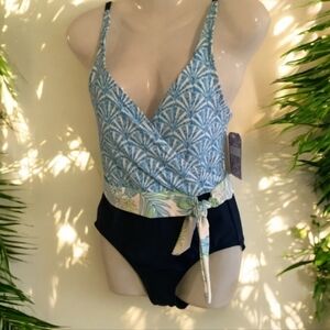 New Stella Parker swimsuit blue floral size SP NWT 70$ MSRP.  Gorgeous suit